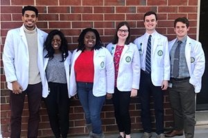 Eight medical students awarded scholarships to study in the Dominican Republic and Taiwan