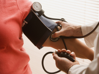 Arm blood pressure does not accurately reflect the central blood pressure