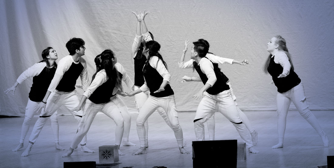 Photo of Rangeela members performing on stage