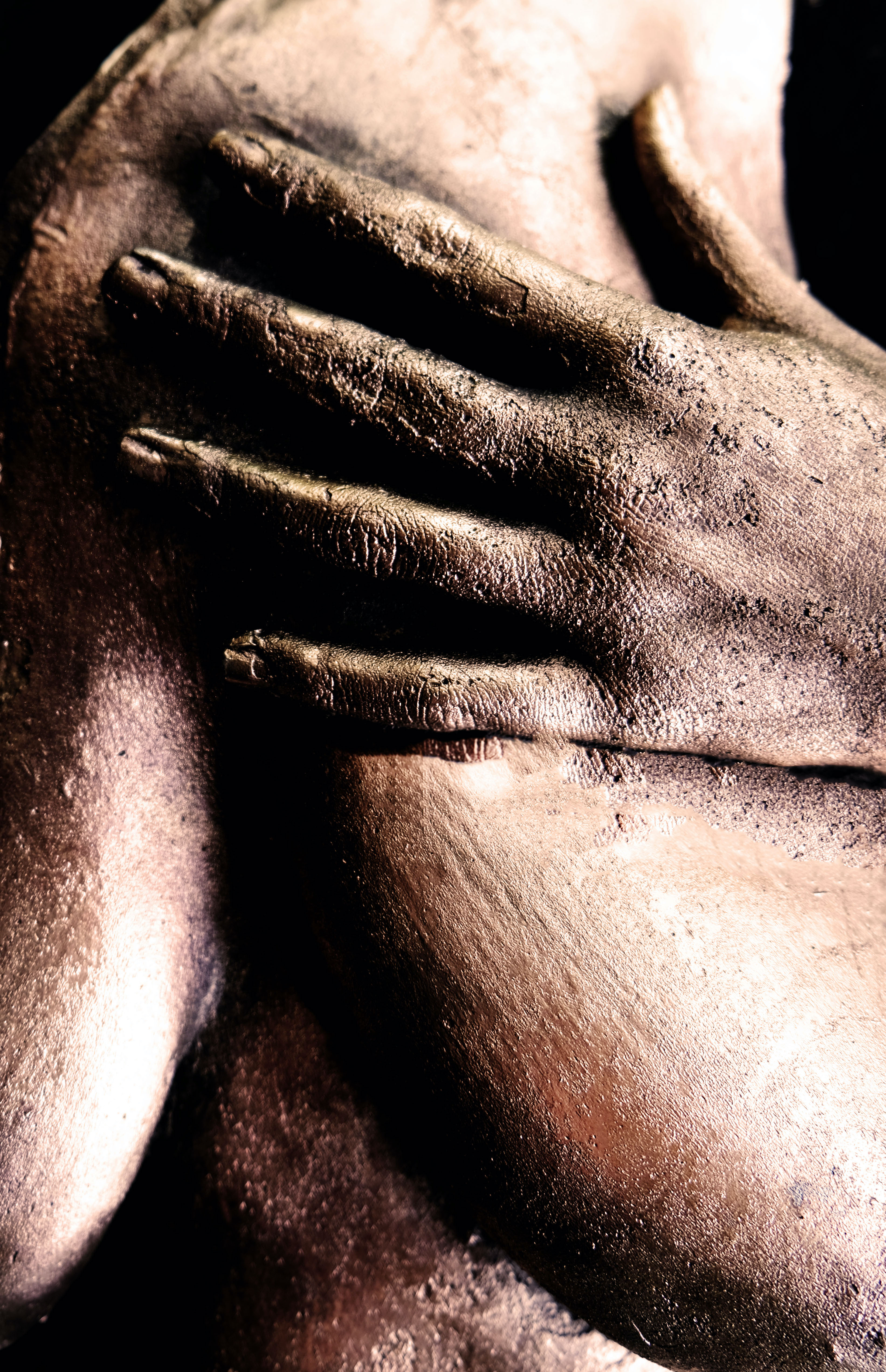 3 Around Bronze Detail