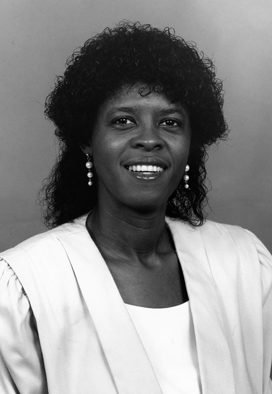  Dellita Ogunsula