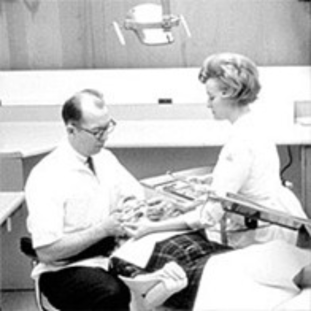 Four Handed Dentistry