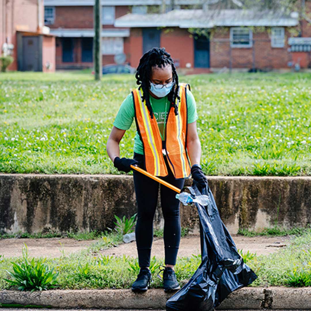 Volunteers go Into the Streets for UAB student-led day of service, community cleanups
