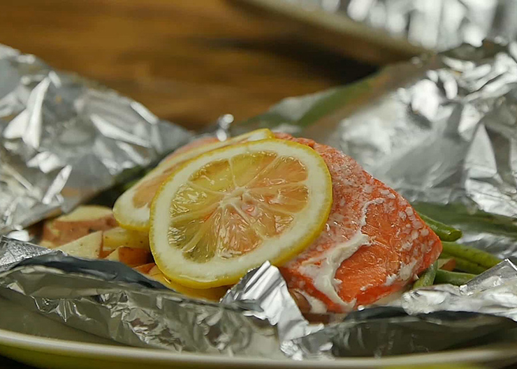 Lemon-Garlic Salmon Foil Packets
