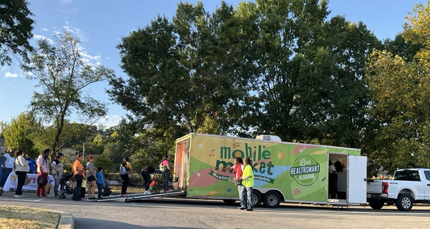 Greater Birmingham Ministries and Live HealthSmart Alabama team up for an awesome autumnal Mobile Market stop.