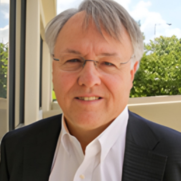 Headshot of Dr. Reynolds