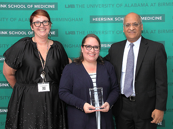 Walters’ growth and dedication lead to UAB Medicine Dean’s Excellence Award recognition 