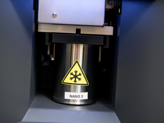 A sample in the Cryo-EM microscope at UAB.
