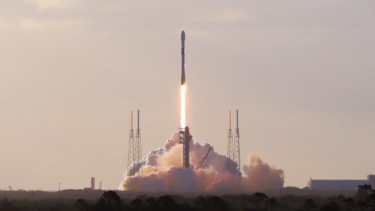 The SpaceX Falcon 9 rocket carrying samples