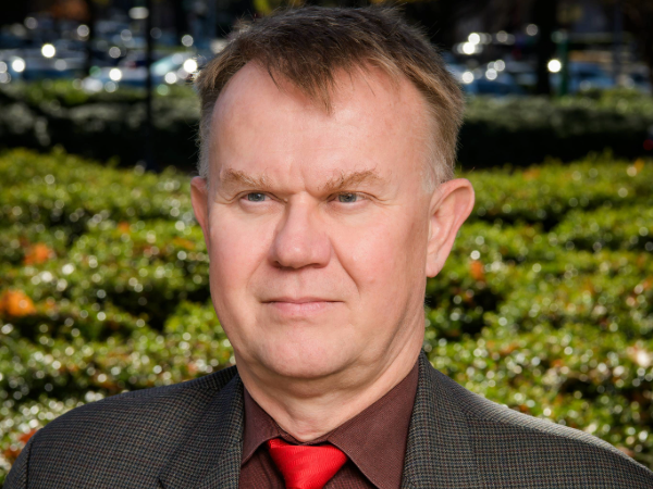 Szaflarski named first holder of R. Edward Faught and Janet Jackson Faught Professorship in Epilepsy Research