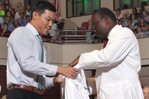 New medical students welcomed at annual White Coat Ceremony