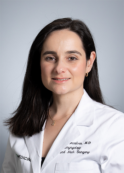 Headshot of stefania goncalves.