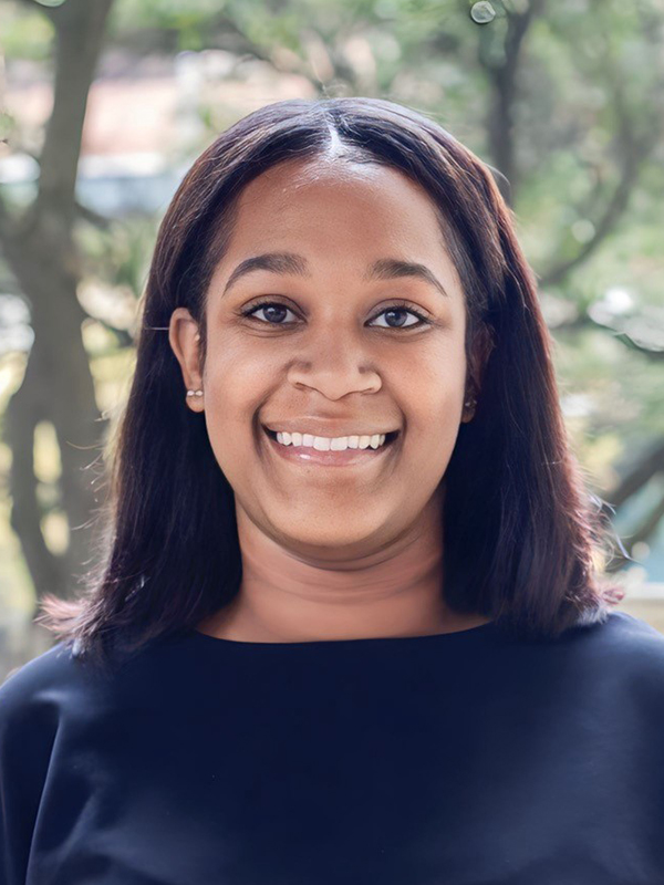 Headshot of Lauryn