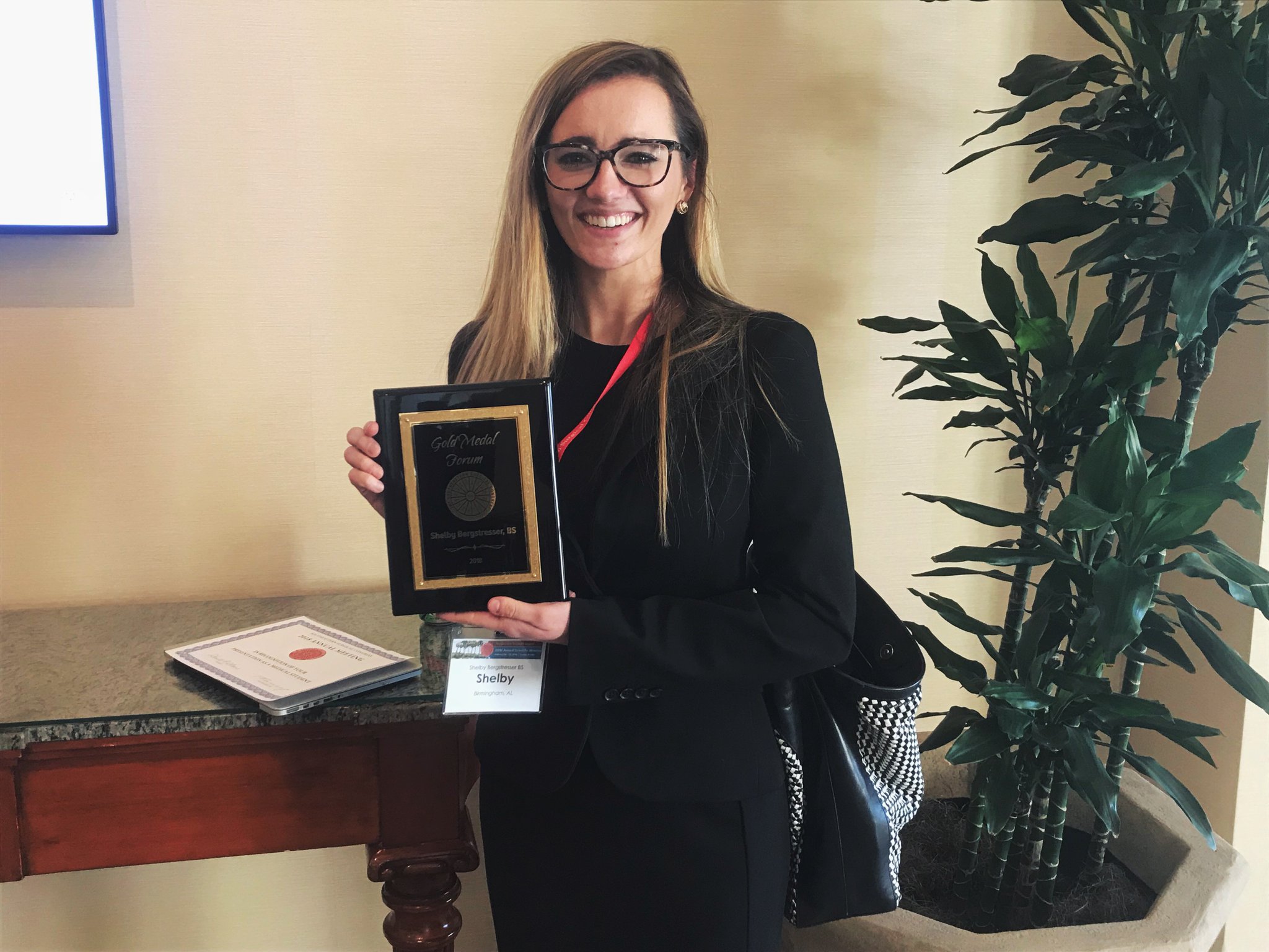 Shelby Bergstresser, MS3,  was the overall winner of the Southeastern Surgical Congress Gold Medal Award for the research she presented at the SESC 2018 Annual Meeting in Tampa, Florida.