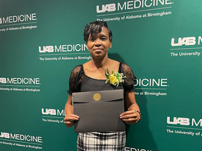 Wound care technician Arlesia Jones receives Clinical Excellence in Nursing Award