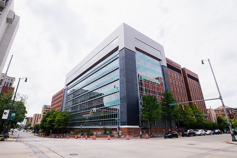 Located at the northwest corner of 20th Street South and University Boulevard, McCallum Basic Health Science building has undergone both internal and exterior renovations in recent months. Updates to research labs on the eighth and ninth floors were completed in March 2020, and exterior renovations give the 37-year-old building a more modern look. A facelift for the façade on floors two through seven is underway.