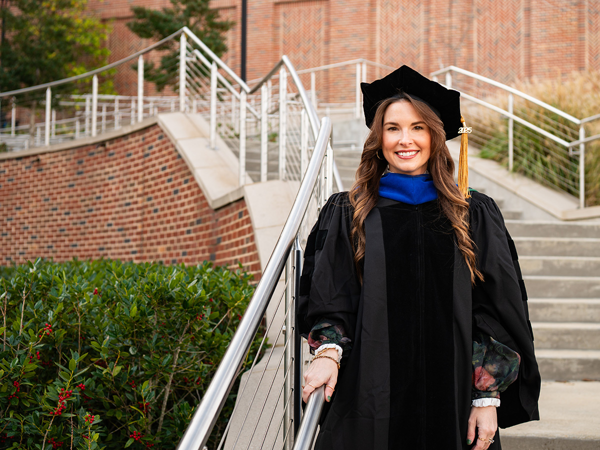 Small town to soaring heights: UAB social worker’s pursuit of excellence and faith leads to graduation with a Ph.D.