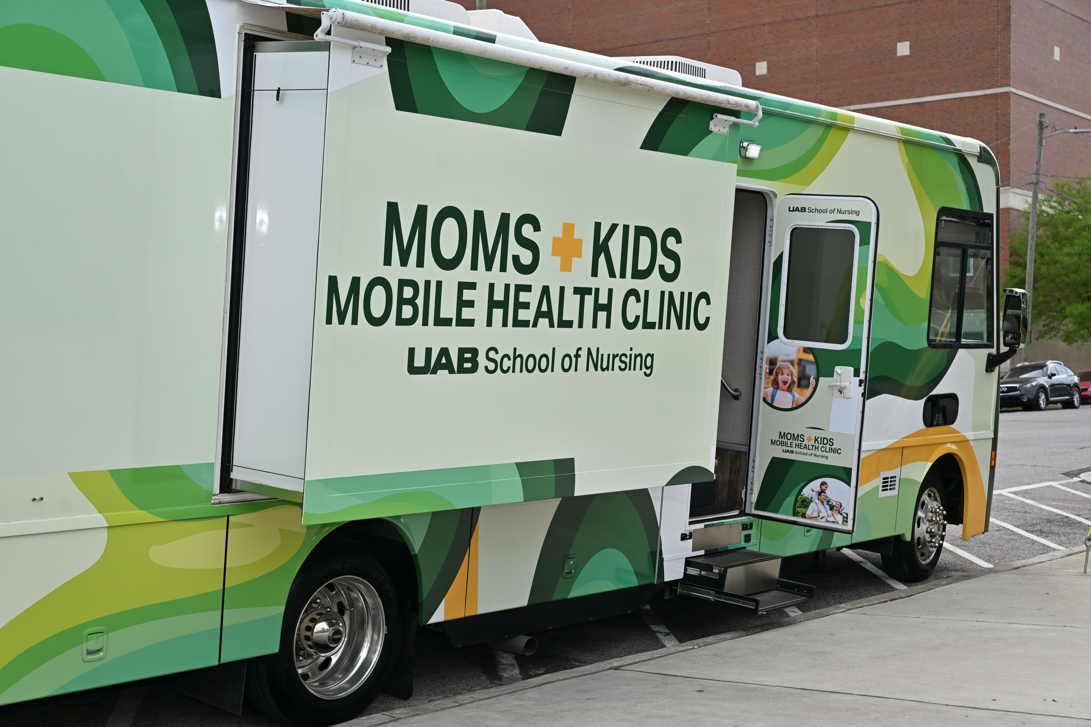 Moms and Kids Mobile Health Clinic