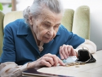 Warning signs can predict seniors’ diminished ability to manage money