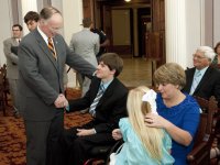 Governor signs bill to support UAB spinal cord research