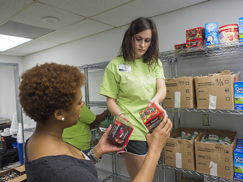 Faculty, staff and students celebrate UAB’s 50th anniversary with 50 Acts of Service