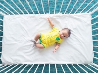 Advertisers depict unsafe sleeping environments for infants, study shows