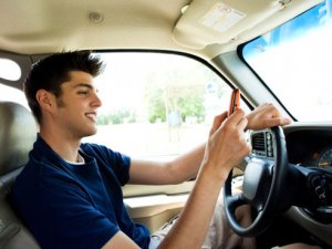 More than one-third of college students drive while using mobile apps
