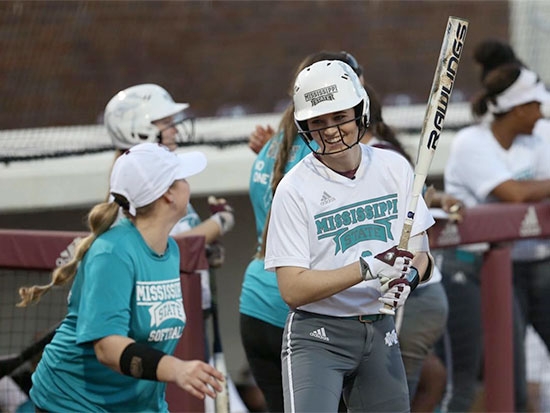 Softball player’s resilient spirit recognized through ovarian cancer treatment