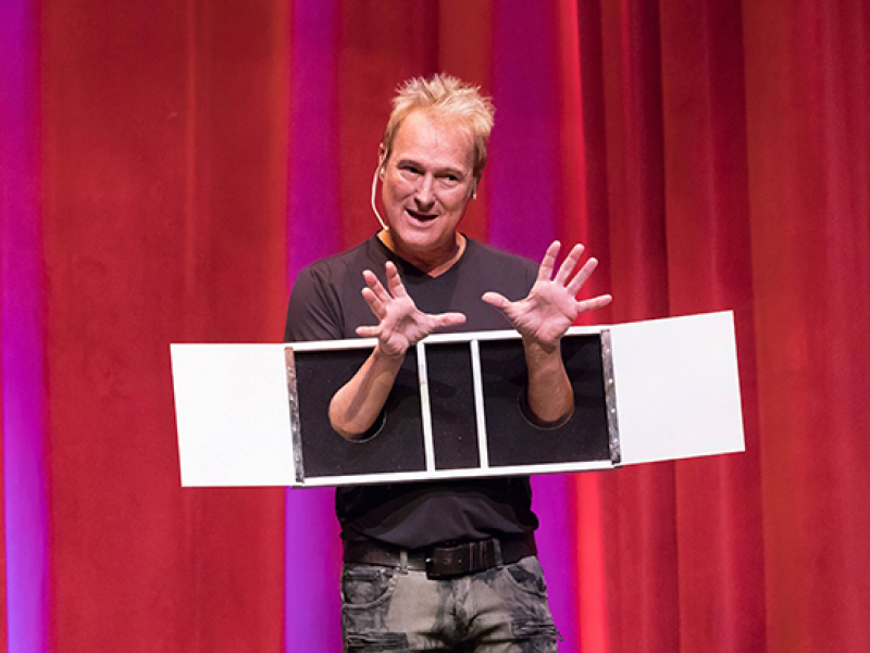 Kevin Spencer brings free magic show to UAB’s Alys Stephens Center on Oct. 10