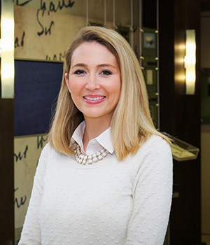 Currie Erin headshot