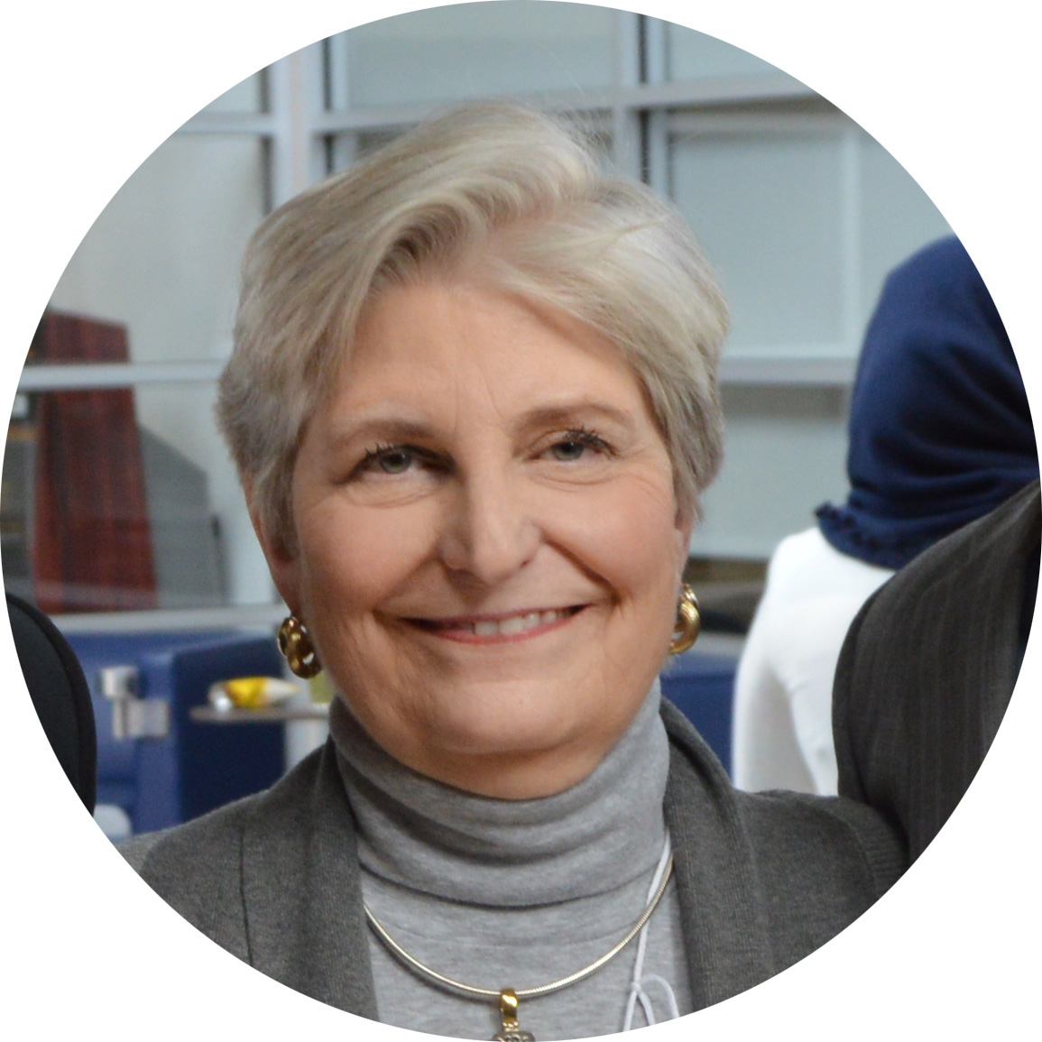 Langner Becky headshot