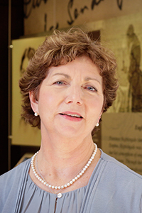 Roussel Linda headshot