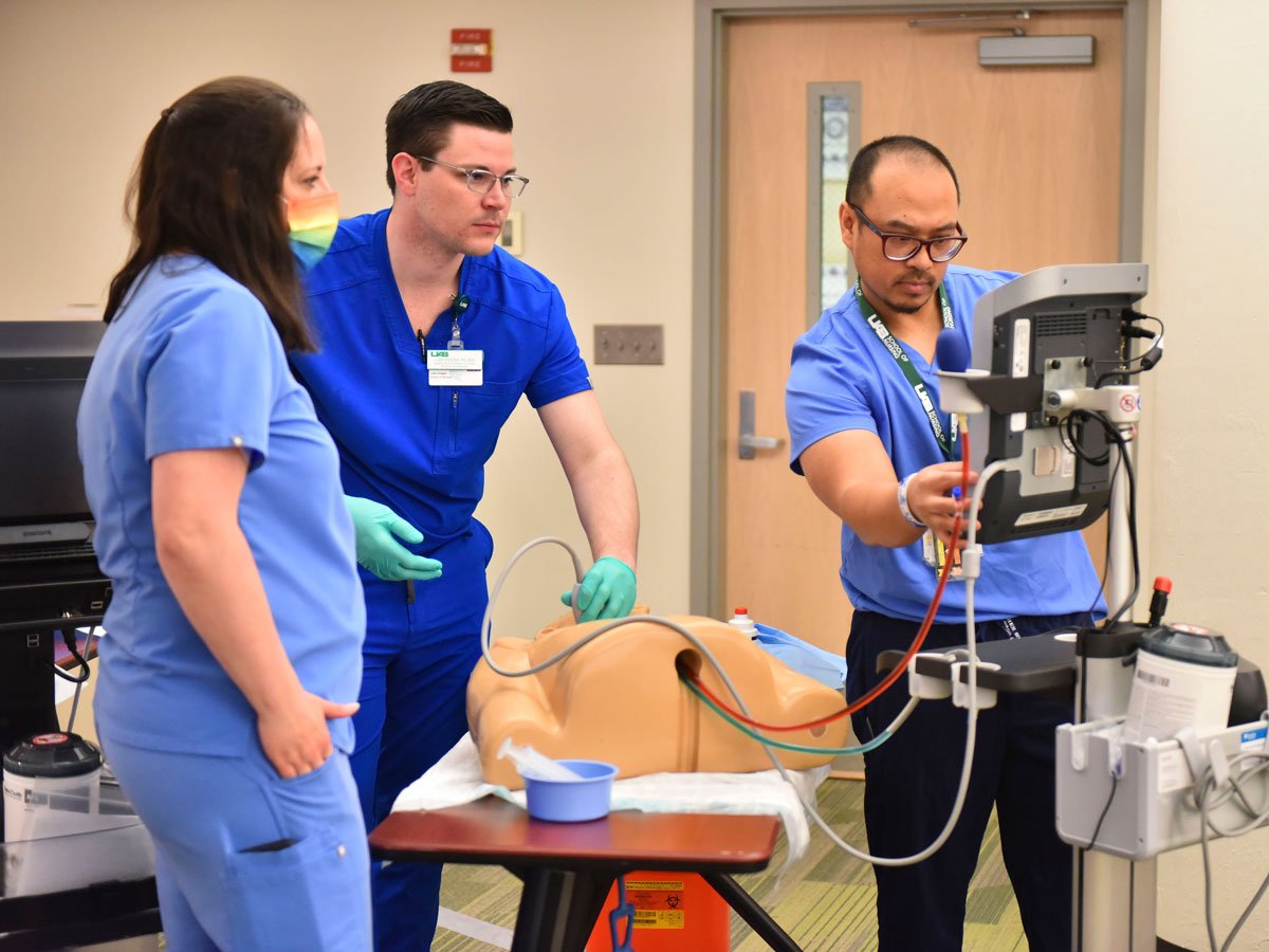 Leading the way in acute care nurse practitioner education