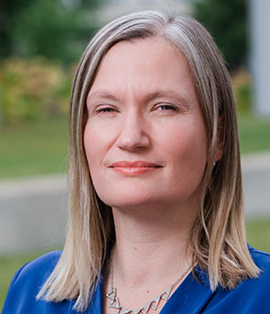 Environmental headshot of Dr. Suzanne Lapi, PhD (Professor, Radiology), September 2021.