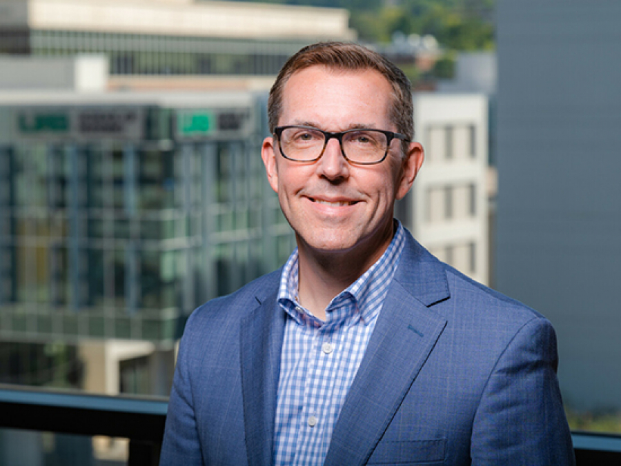 Minnix’s leadership for Blazer Core Curriculum bridges the gap between UAB students and the globe