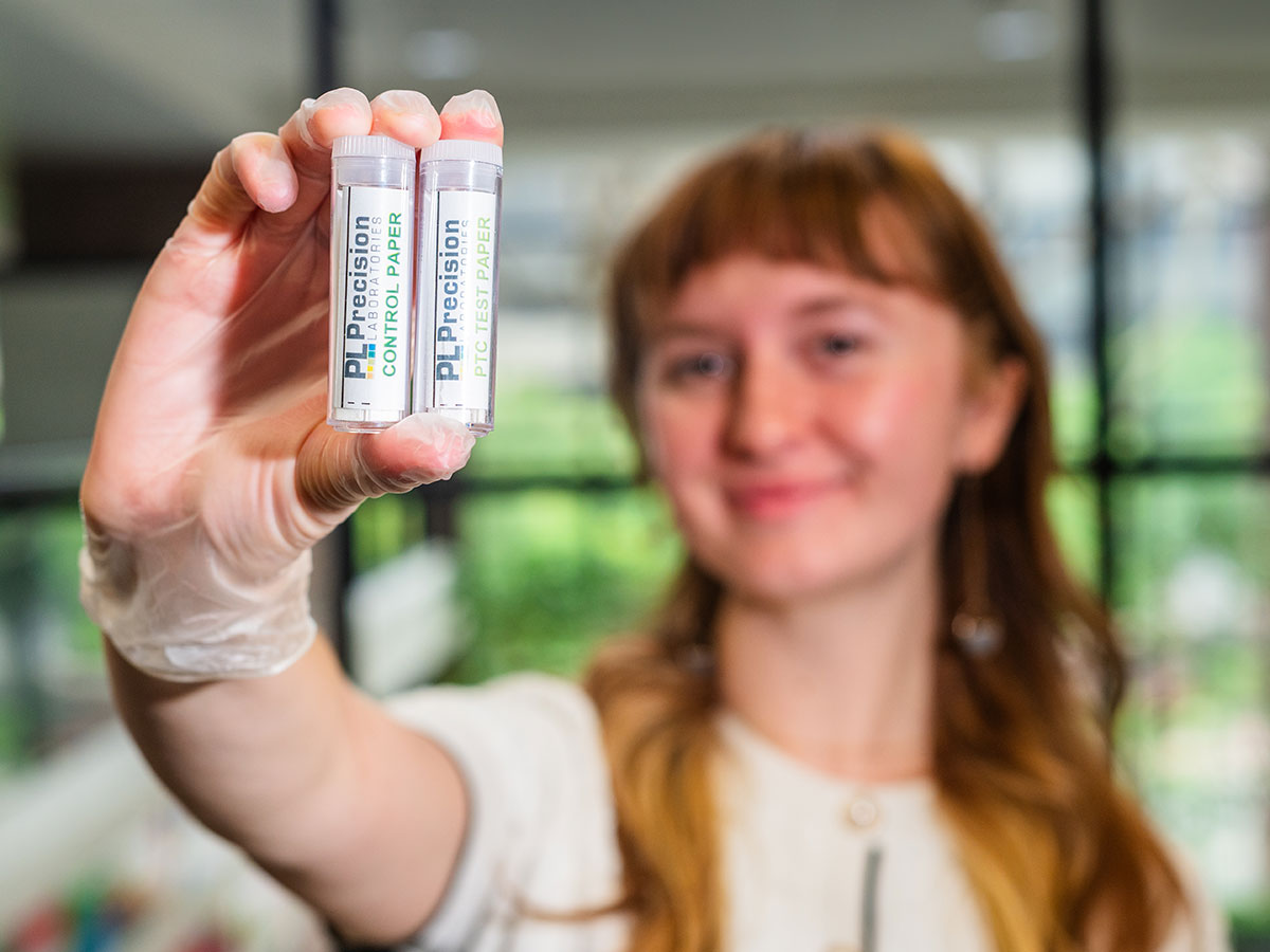 With bite-sized demos, UAB grad students inspire a taste for neuroscience