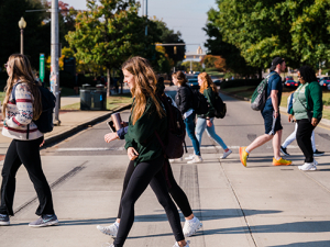 4 easy steps to stay safe as a pedestrian on campus