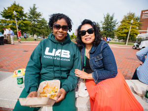 Enjoy a buffet lunch at the staff picnic on the Green Oct. 22