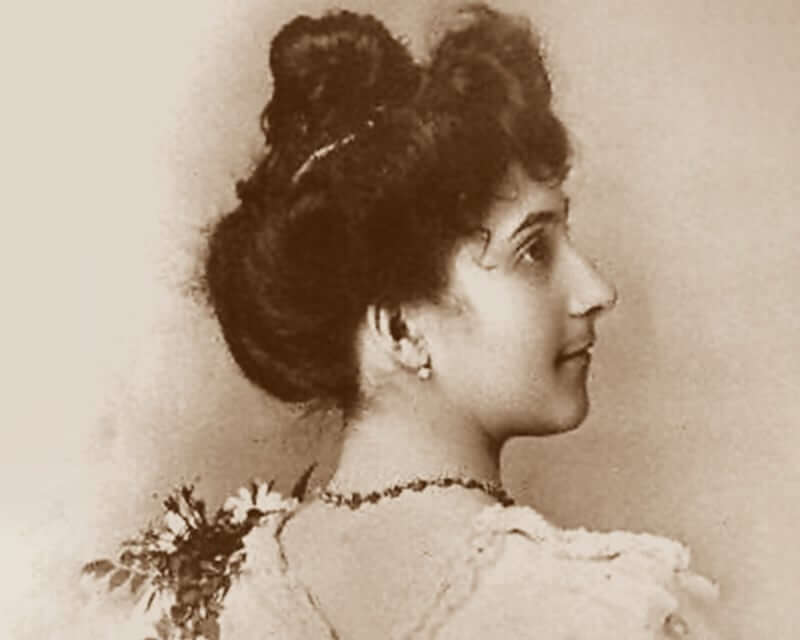 Jeanne Calment photographed in 1895