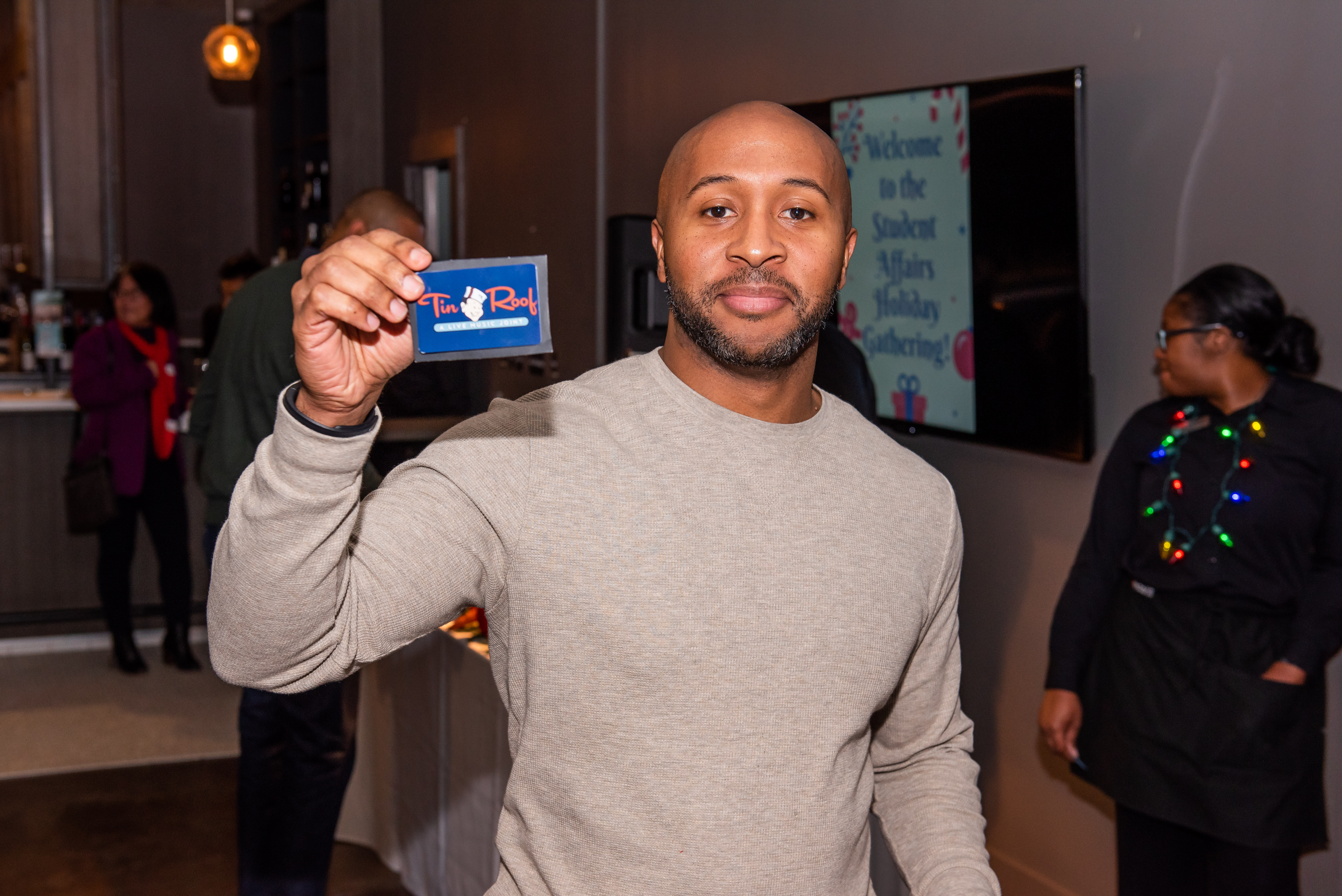 076StudentAffairs Holiday2019