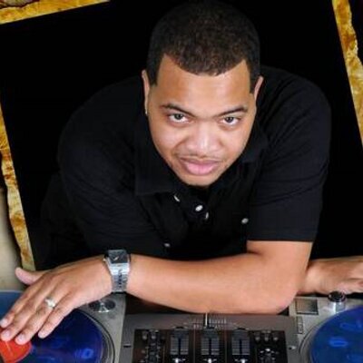 DJ D Cas promo pic 1 400x400