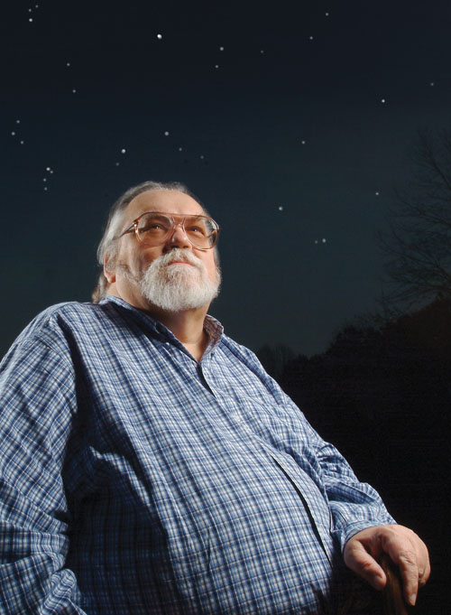 Photo of Thomas Wdowiak looking at stars